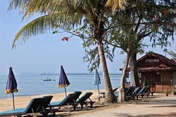 Coral Hotel Bangsaphan