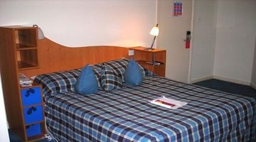 Ambassadors Hotel4