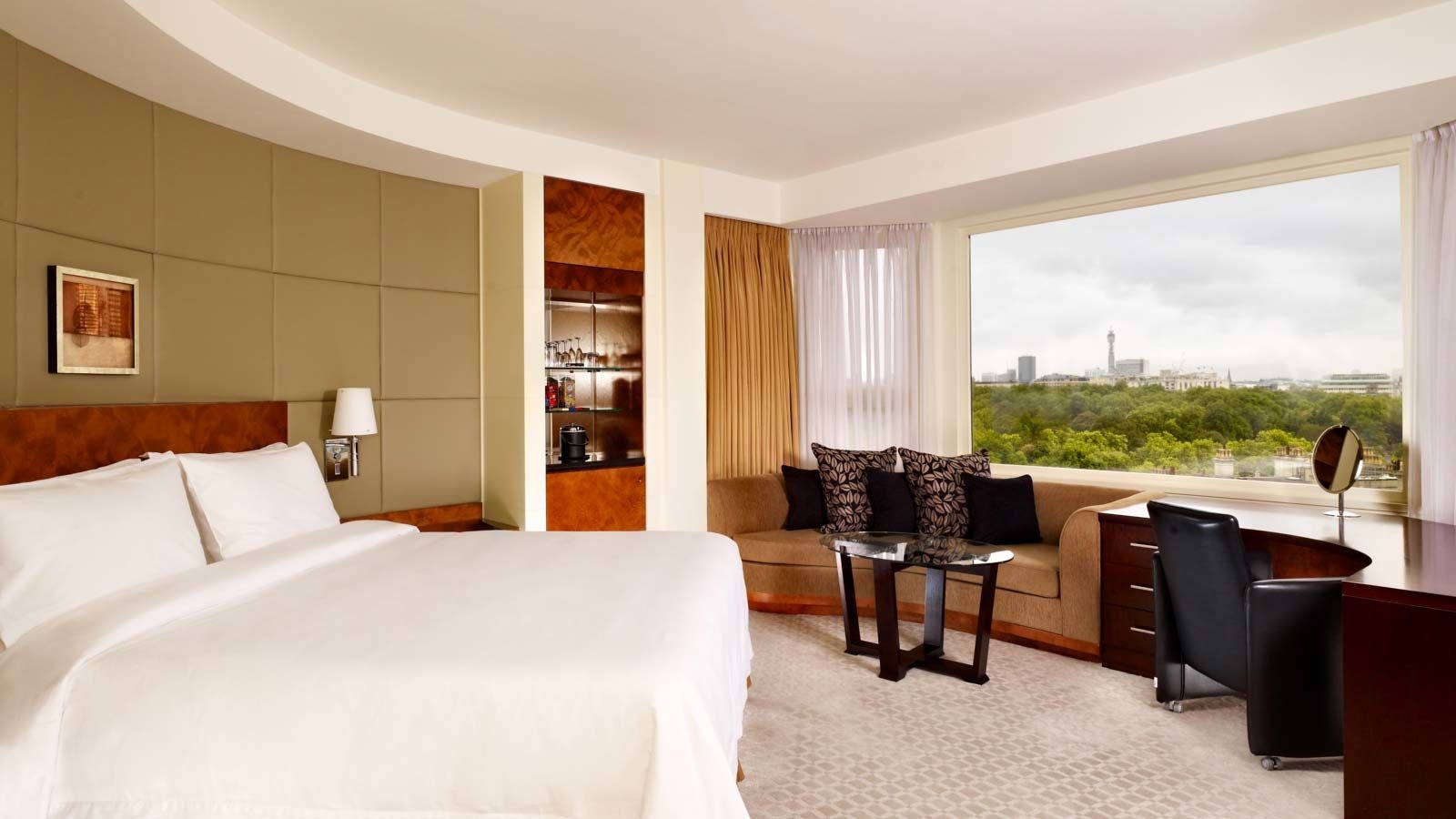 เดอะ พาร์ค ทาวเวอร์ ไนท์สบริดจ์ อะ ลัคชัวรี คอลเลค (The Park Tower Knightsbridge, A Luxury Collection Hotel)2