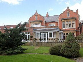 Best Western Oaklands Hall Hotel0