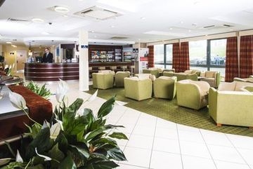 EXPRESS BY HOLIDAY INN3
