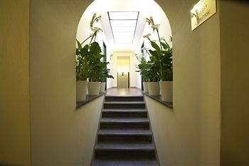 Tornabuoni Suites Hotel4
