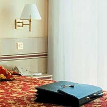 Holiday Suites4