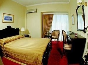 Santa Beach Hotel4