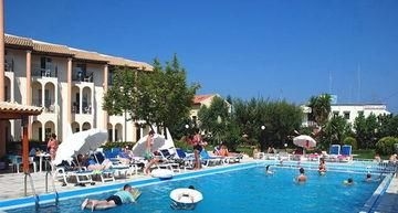 Silver Beach Hotel and Annexe Apartments0