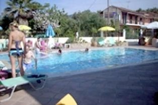 Makis Studios & Apartments4