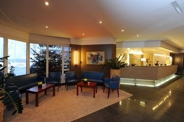 HOLIDAY INN4