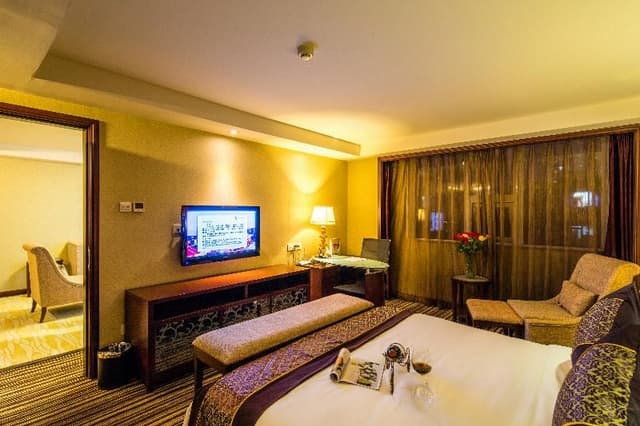 SUITE EXECUTIVE