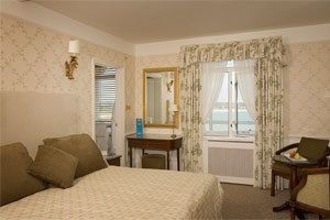Somerville Hotel2