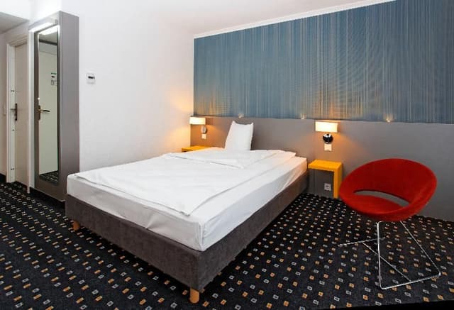 DOUBLE QUEEN SIZE BED