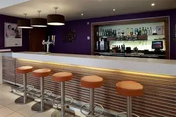 HOLIDAY INN EXPRESS WALSALL M6, JCT.10 HOLIDAY INN EXPRESS WALSALL M6, JCT.10