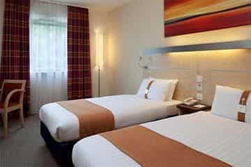 HOLIDAY INN EXPRESS WALSALL M6, JCT.10 HOLIDAY INN EXPRESS WALSALL M6, JCT.10