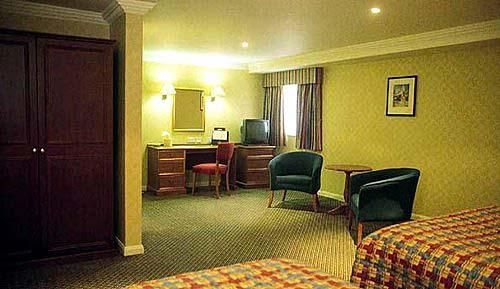 BEST WESTERN BARONS COURT HOTEL4