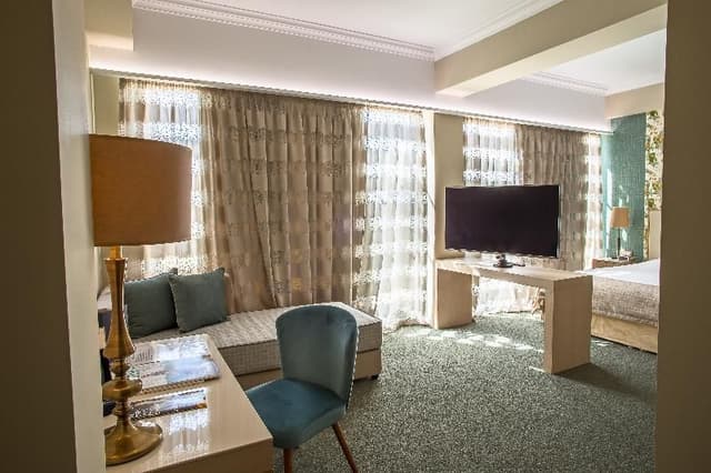 FAMILY ROOM STANDARD