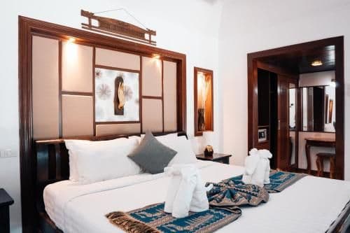 Villa with Private Pool - Beach Front