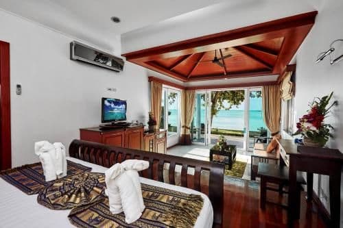 Villa with Private Pool - Beach Front