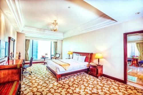 Plaza Suite