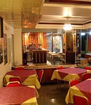 Claridge Hotel2