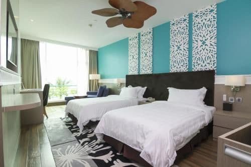 Premier Twin Room with Lake View
