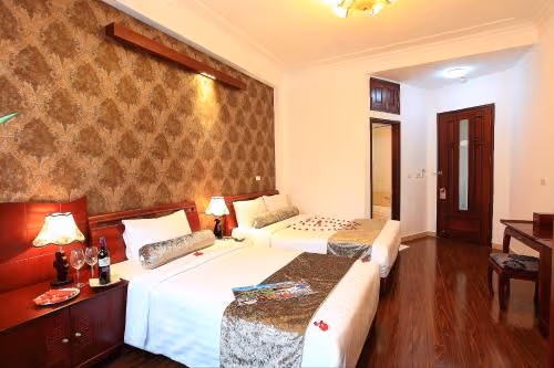 Family Room (3 Adults)