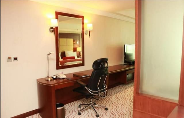 JUNIOR SUITE KING SIZE BED