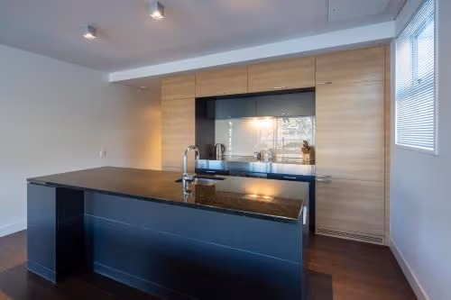 Frankton Road Three-Bedroom, Three Bathroom Apartment with View
