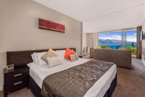 Two Bedroom Apartment with Lake View