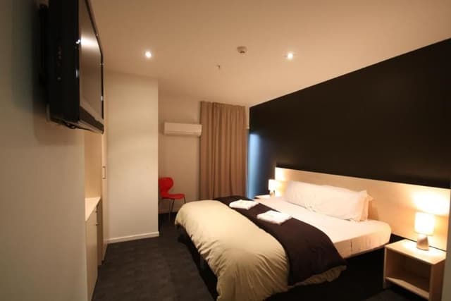 DOUBLE KING SIZE BED