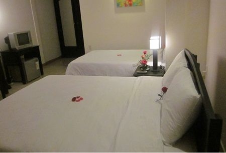 Jade Hotel1