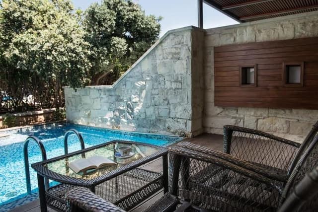 SUITE SUPERIOR WITH PRIVATE POOL
