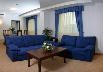 GOLDEN TULIP1