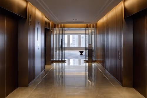 Club Floor "Premier Grand" Deluxe King Room with Club Lounge Access - Non-Smoking