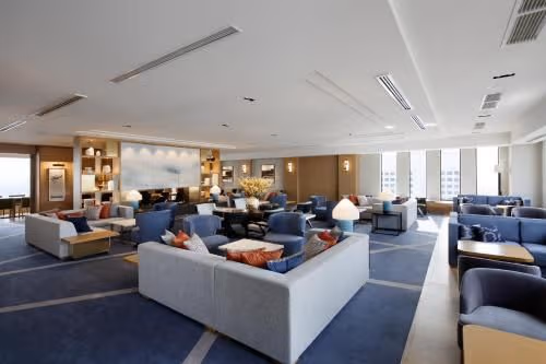 Club Floor "Premier Grand" Deluxe King Room with Club Lounge Access - Non-Smoking