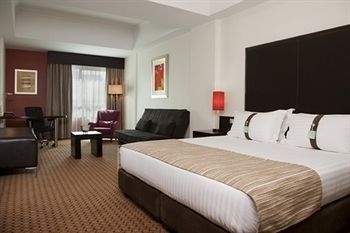 HOLIDAY INN SANDTON-RIVONIA ROAD3