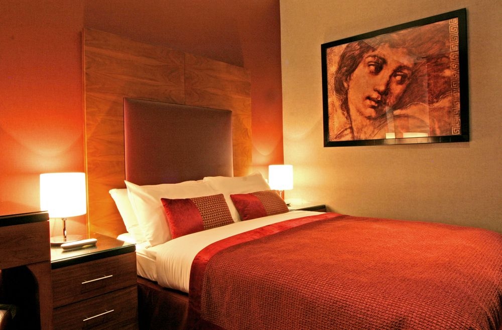 โรงแรมรอยัล อเดเลด (The Royal Adelaide Hotel)1