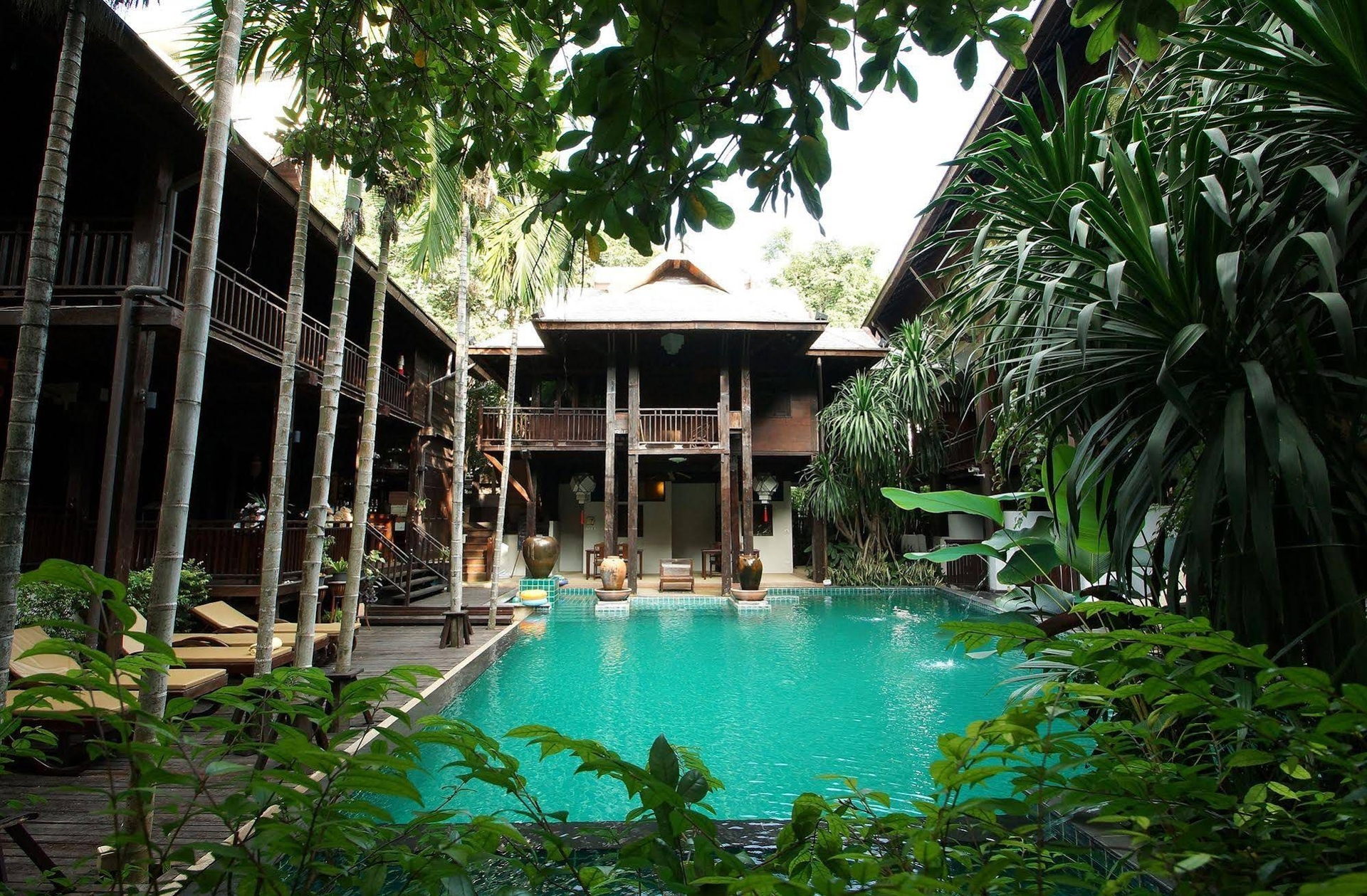 ยันตรศรี รีสอร์ท (Yantarasri Resort)1