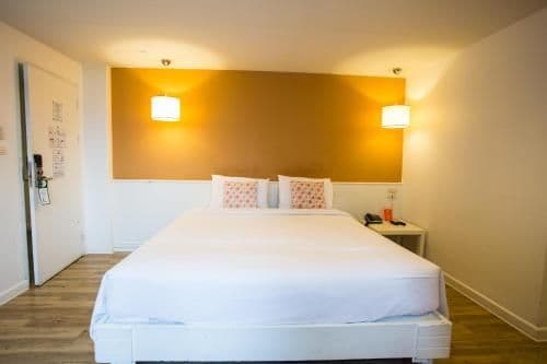 Modern Superior Room with First Club Access