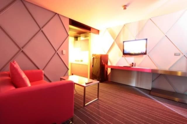 SUITE CITY VIEW