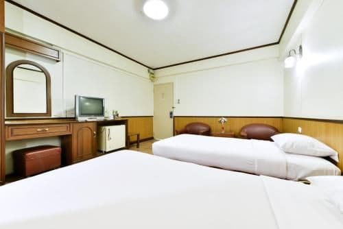 Standard Twin Room
