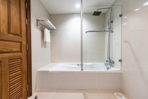 โรงแรมรอยัลสวีท กรุงเทพ (Royal Suite Hotel Bangkok)3