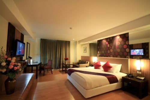 Grande Deluxe Double Room (Smoking)