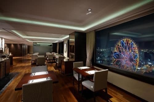 Deluxe Suite Double with Club Lounge Access