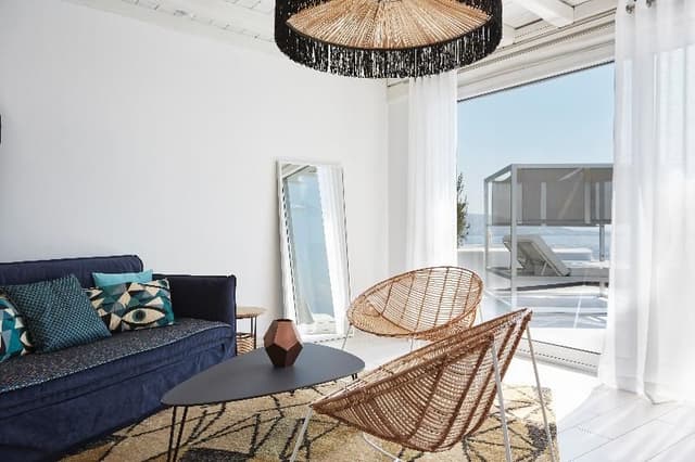 SUITE DELUXE WITH PRIVATE POOL