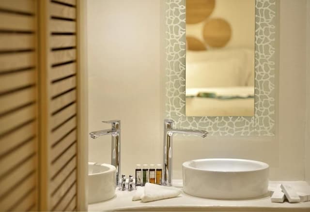 JUNIOR SUITE WITH JACUZZI