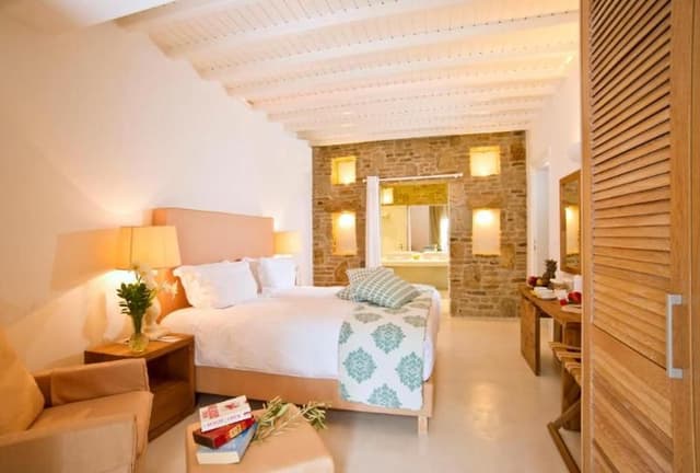 SUITE WITH JACUZZI
