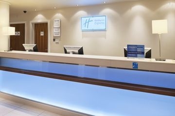 HOLIDAY INN EXPRESS MANCHESTER CC-OXFORD ROAD2