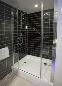 HOLIDAY INN EXPRESS MEN ARENA HOLIDAY INN EXPRESS MEN ARENA
