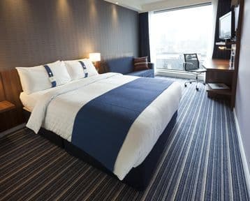 HOLIDAY INN EXPRESS MEN ARENA HOLIDAY INN EXPRESS MEN ARENA