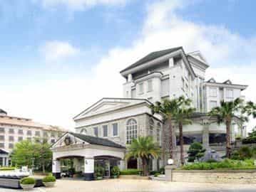 โรงแรมเลคชอร์ ซินชู โรงแรมเลคชอร์ ซินชู