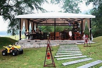 เขาเขียวเอสตาเต้แคมปิ้งรีสอร์ทแอนด์ซาฟารี (Khao Kheaw es-ta-te Camping Resort & Safari)0